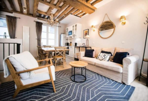 Classy Bourgeois - Chic 2 Bedroom Apt in Le Marais